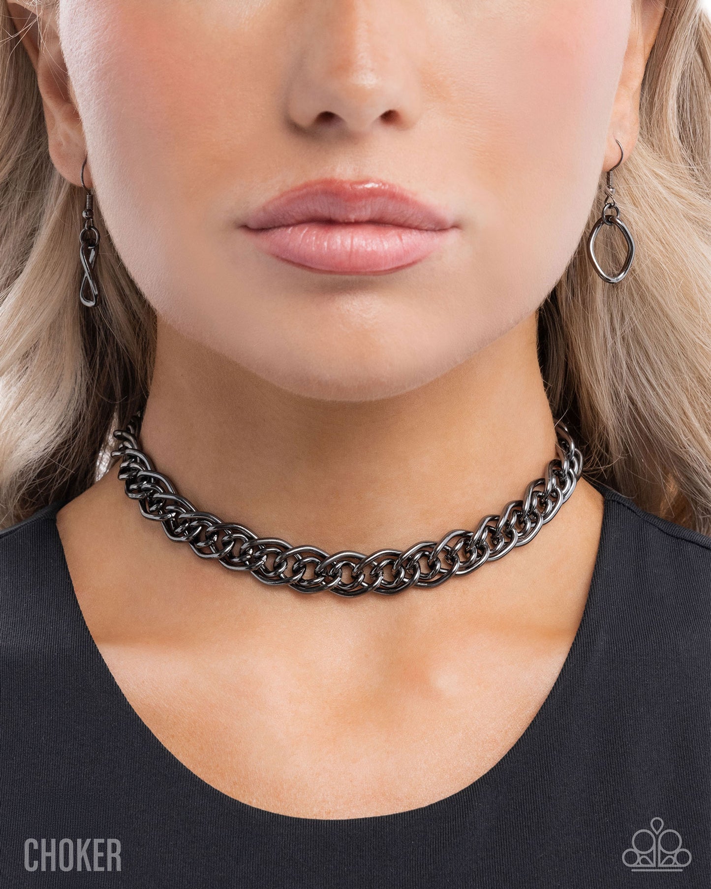 Lustrous Links - Black - Paparazzi Necklace Image