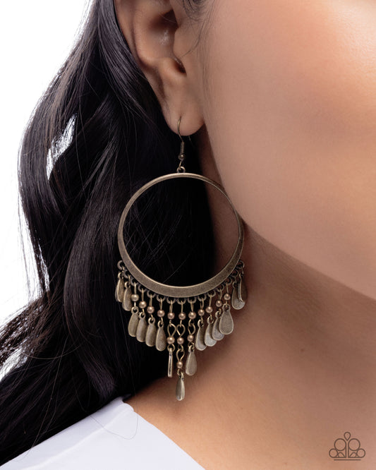 Chandelier Change - Paparazzi Earring Image