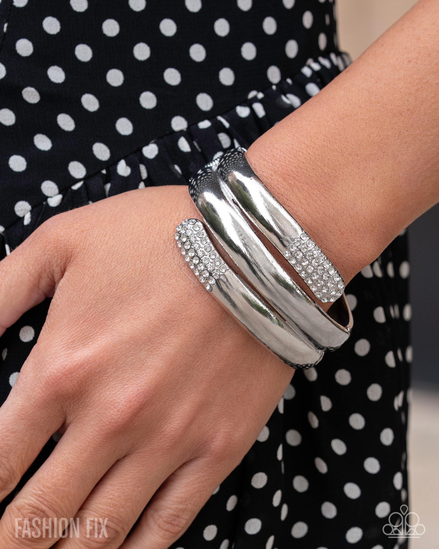 Smooth Similarity - Paparazzi Bracelet Image