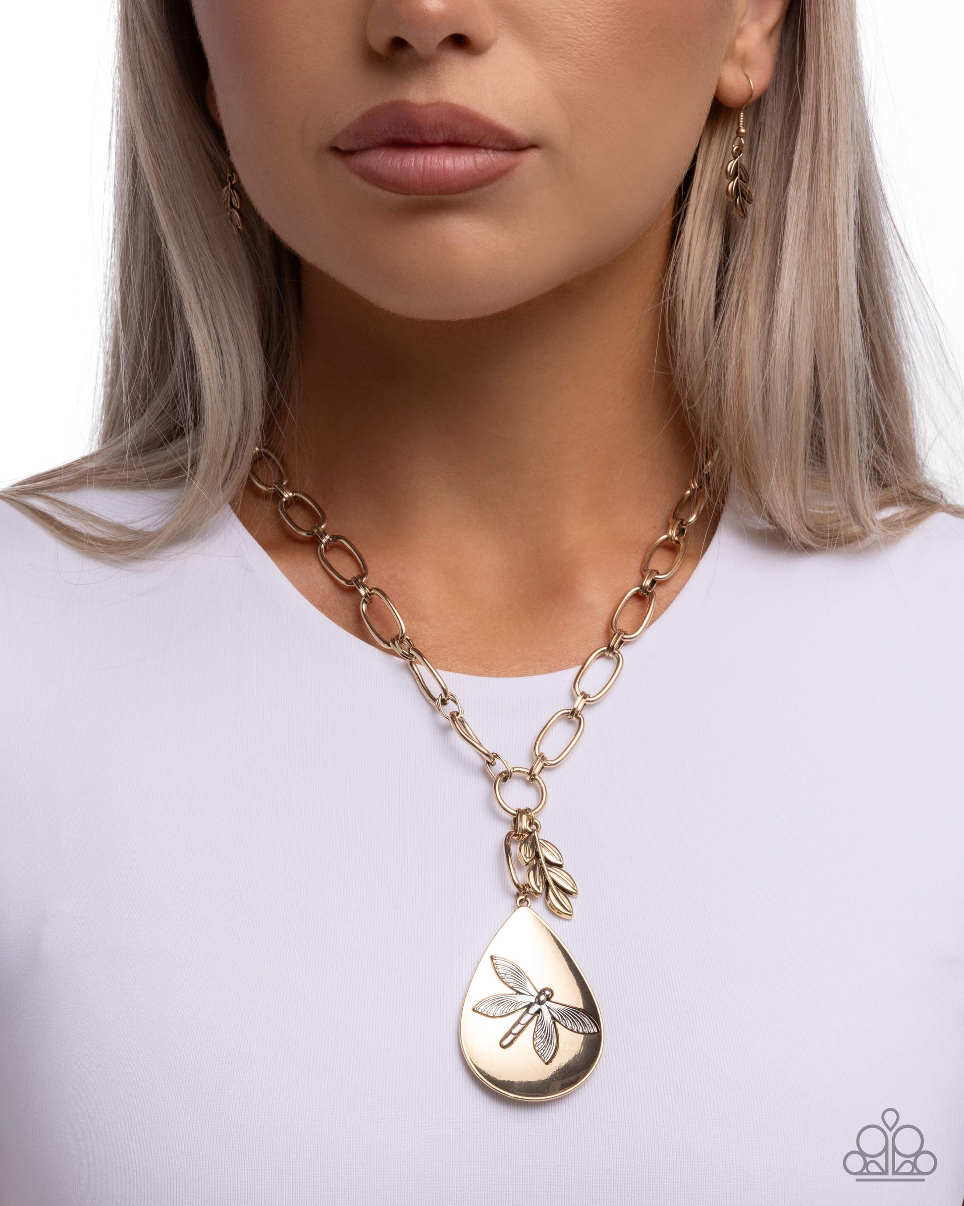 Deluxe Dragonfly - Paparazzi Necklace Image