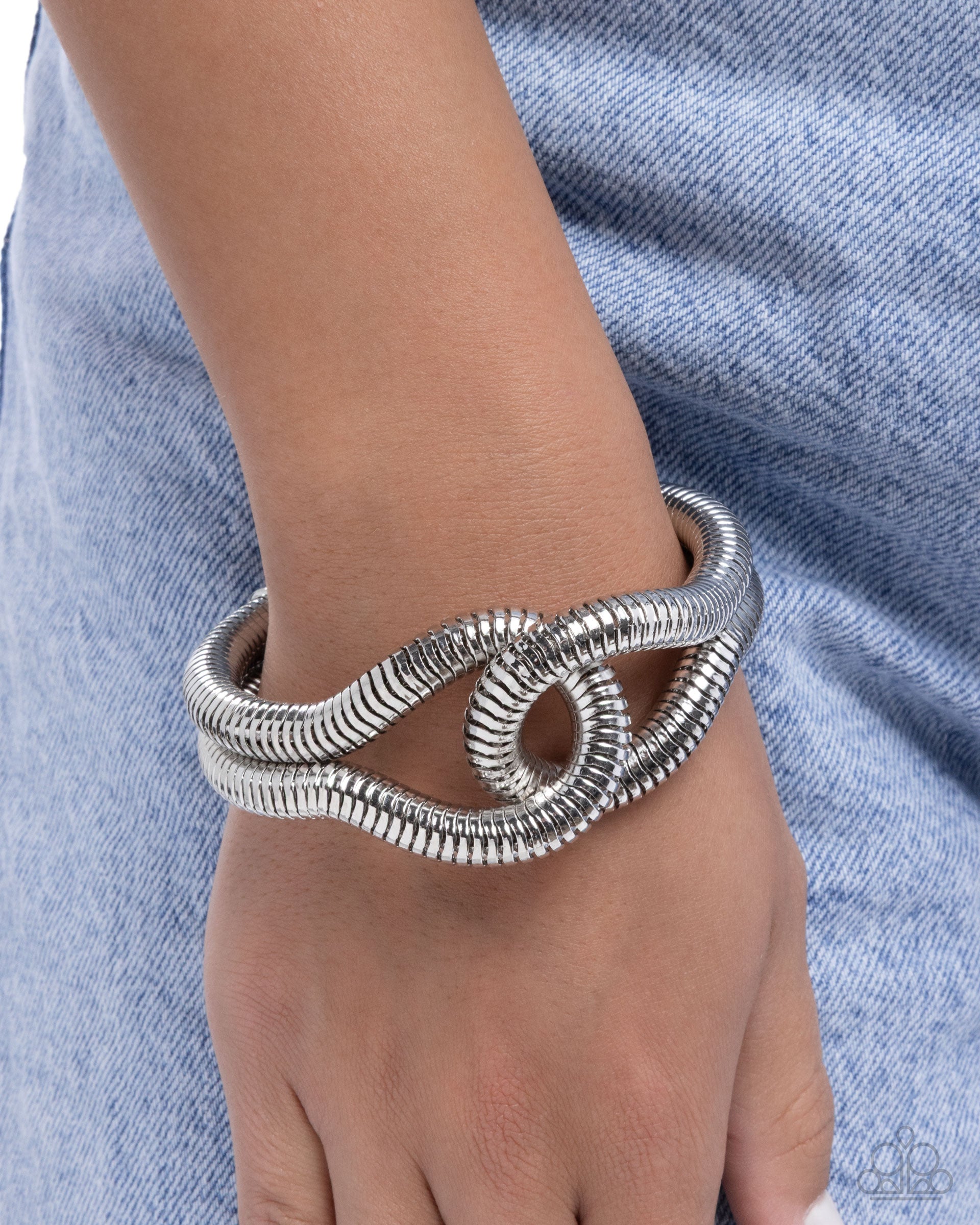 Interlocked Ignition - Silver - Paparazzi Bracelet Image