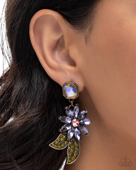 Momentous Majesty - Brass - Paparazzi Earring Image