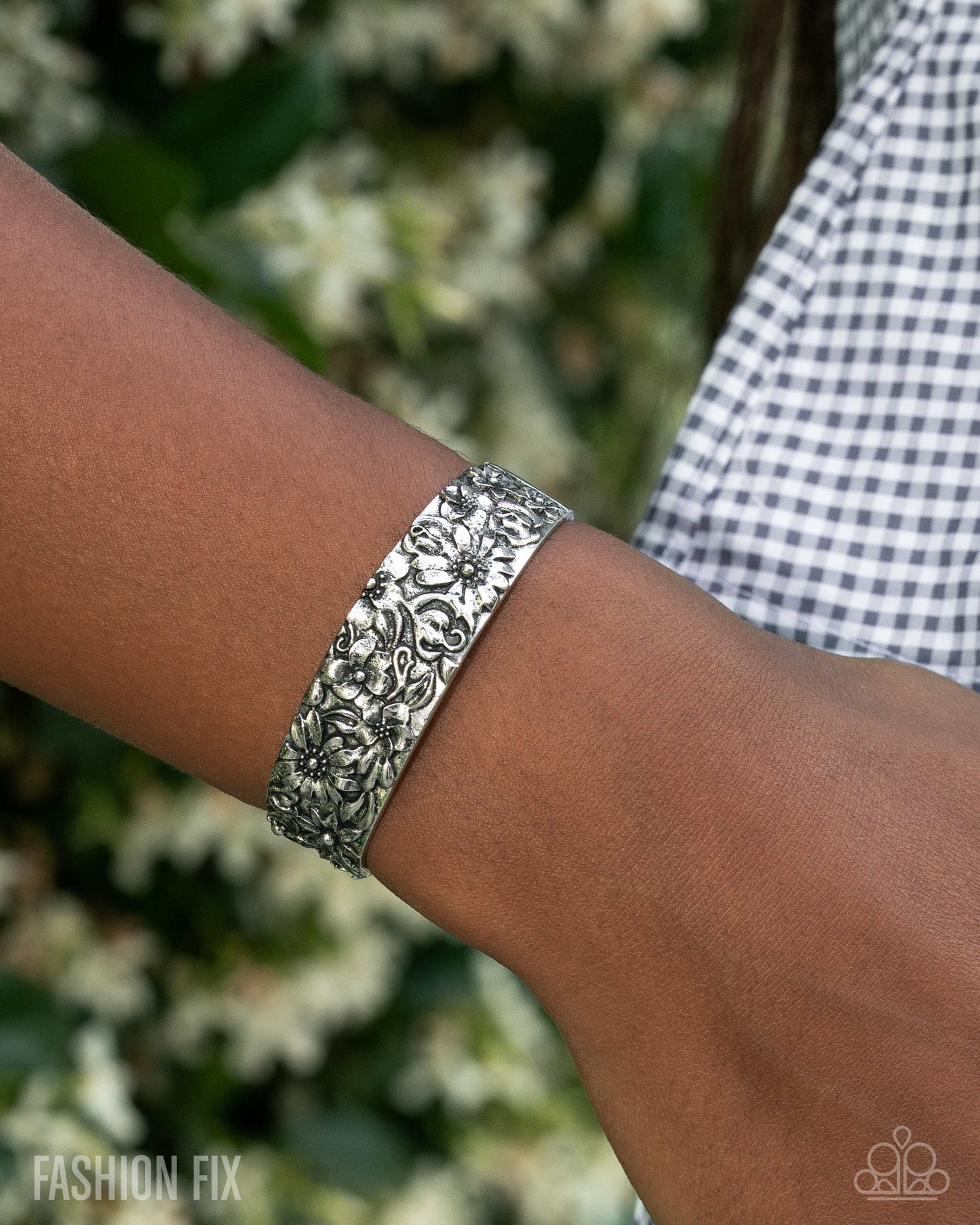 Abundantly Antiqued - Paparazzi Bracelet Image