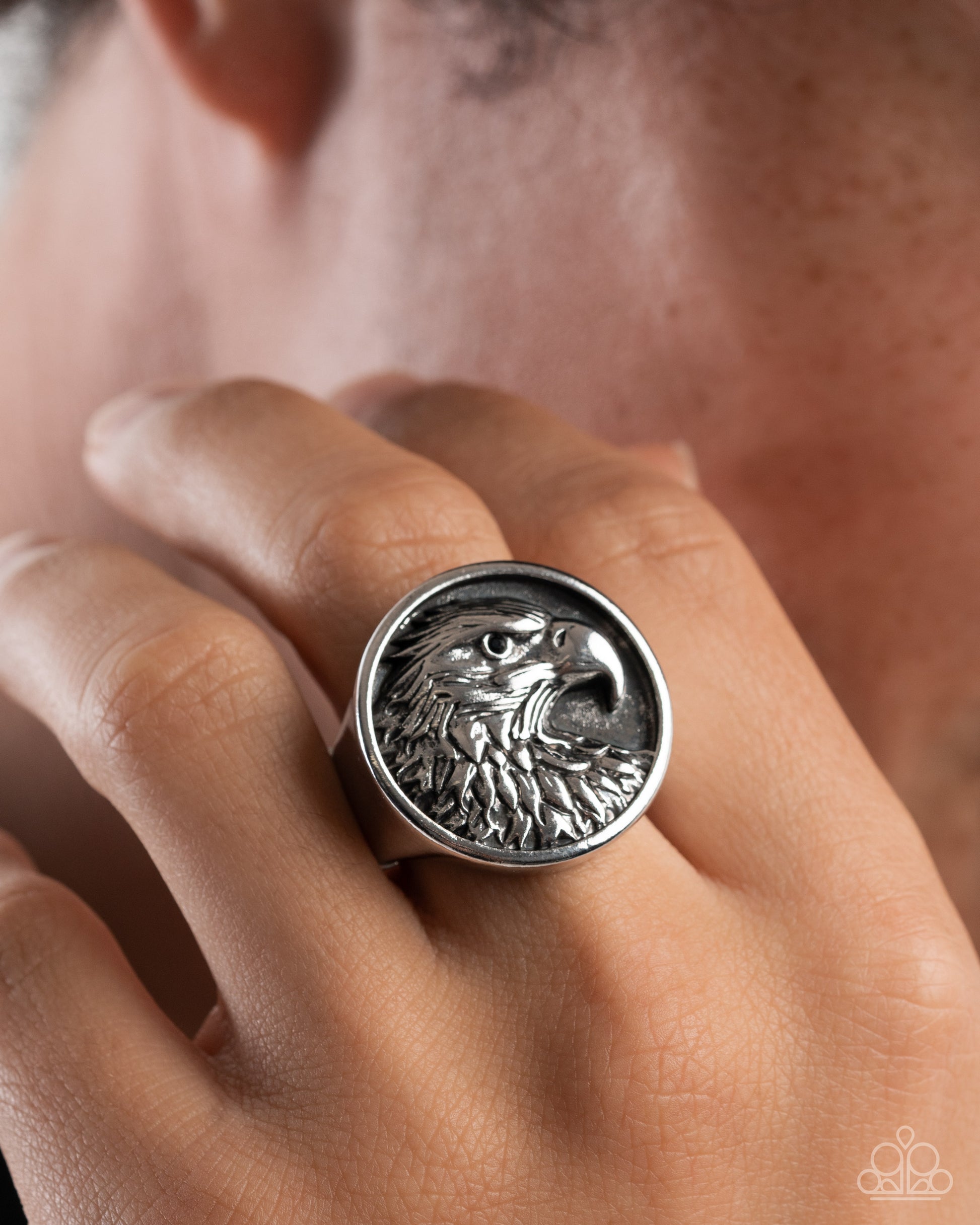 Eagle Edge - Silver - Paparazzi Ring Image