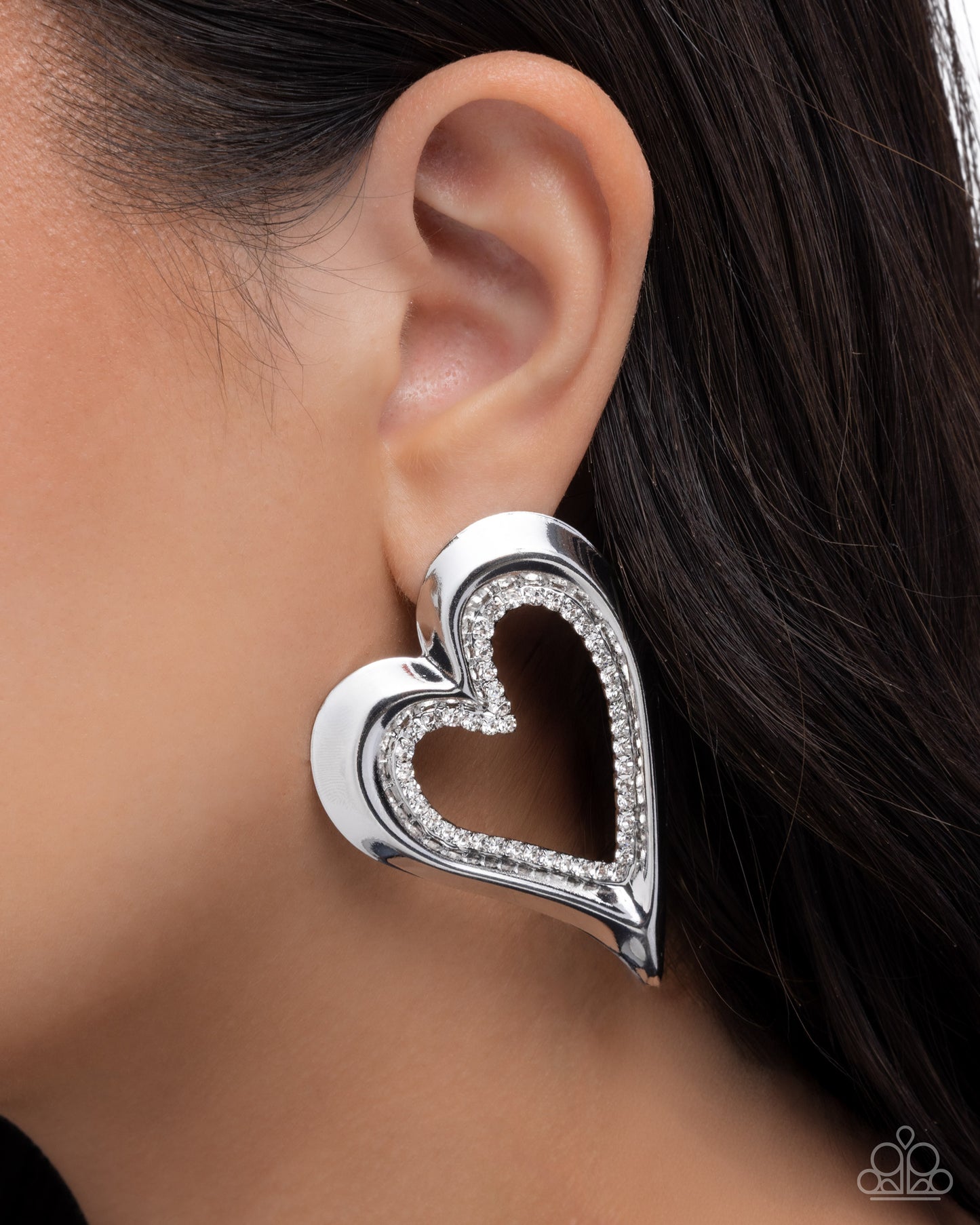Cupid Chic - White - Paparazzi Earring Image