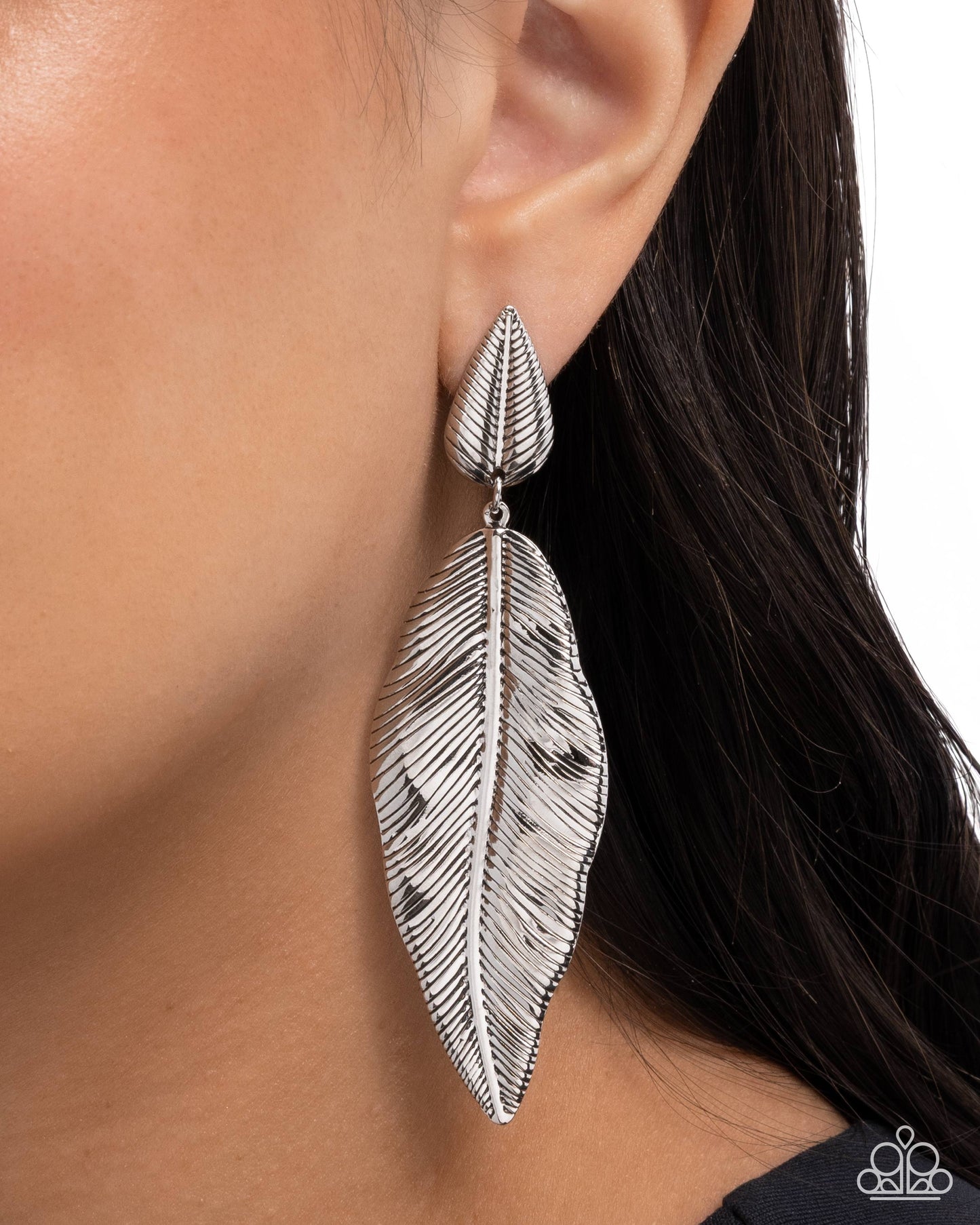 Loamy Leaves - Paparazzi Earring Image