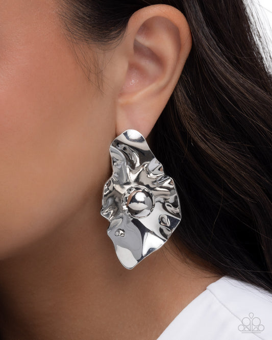 Crinkled Catwalk - Paparazzi Earring Image