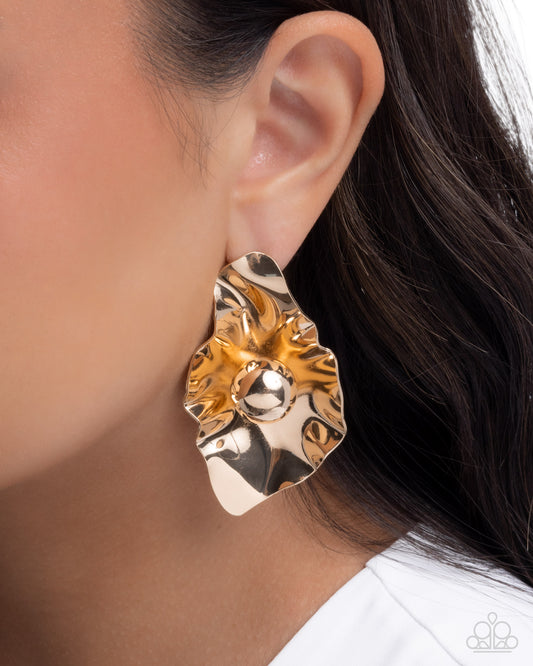 Crinkled Catwalk - Paparazzi Earring Image