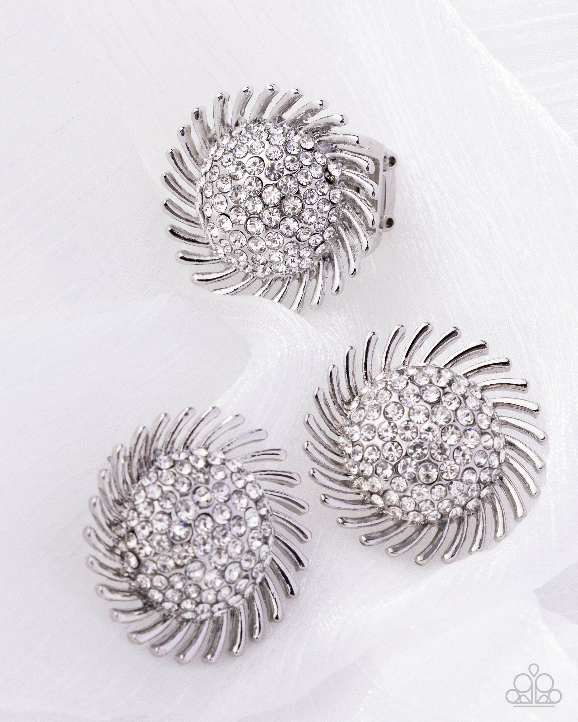 Strategic Show - Paparazzi Product Image