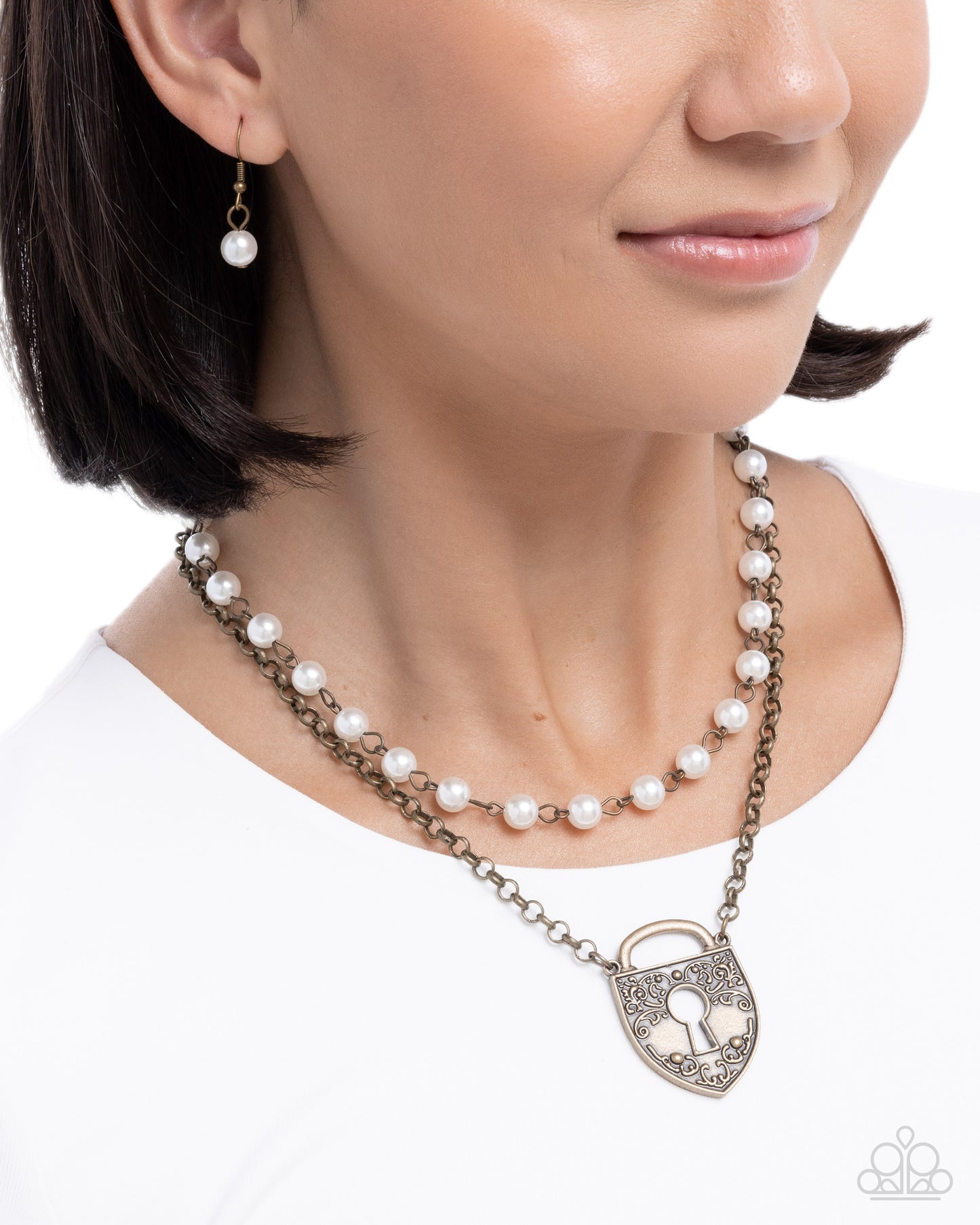 Leisurely Locked - Brass - Paparazzi Necklace Image