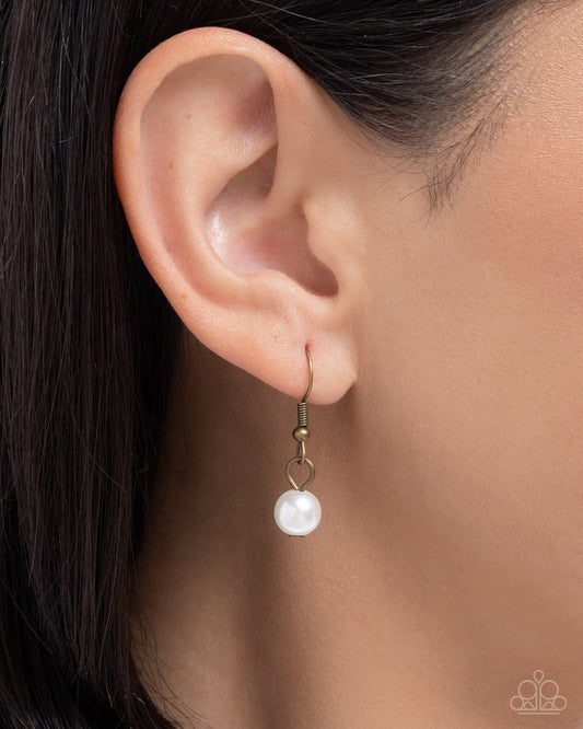 Leisurely Locked - Brass - Paparazzi Necklace Image