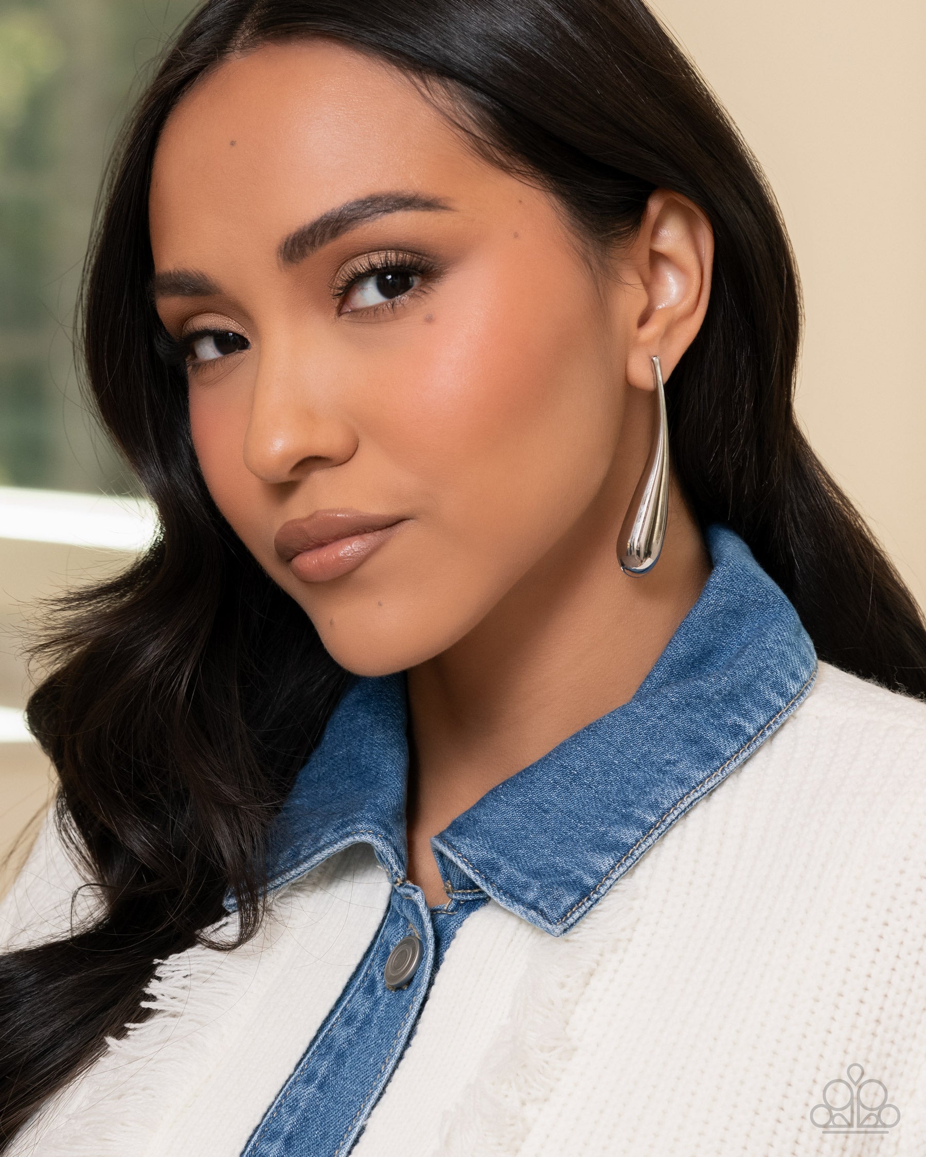 Elongated Effort - Paparazzi Earring Image