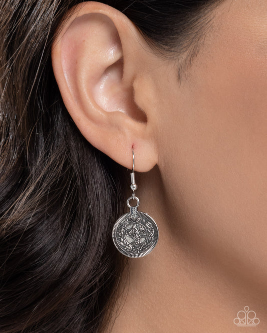 Ornate Organization - Paparazzi Necklace Image