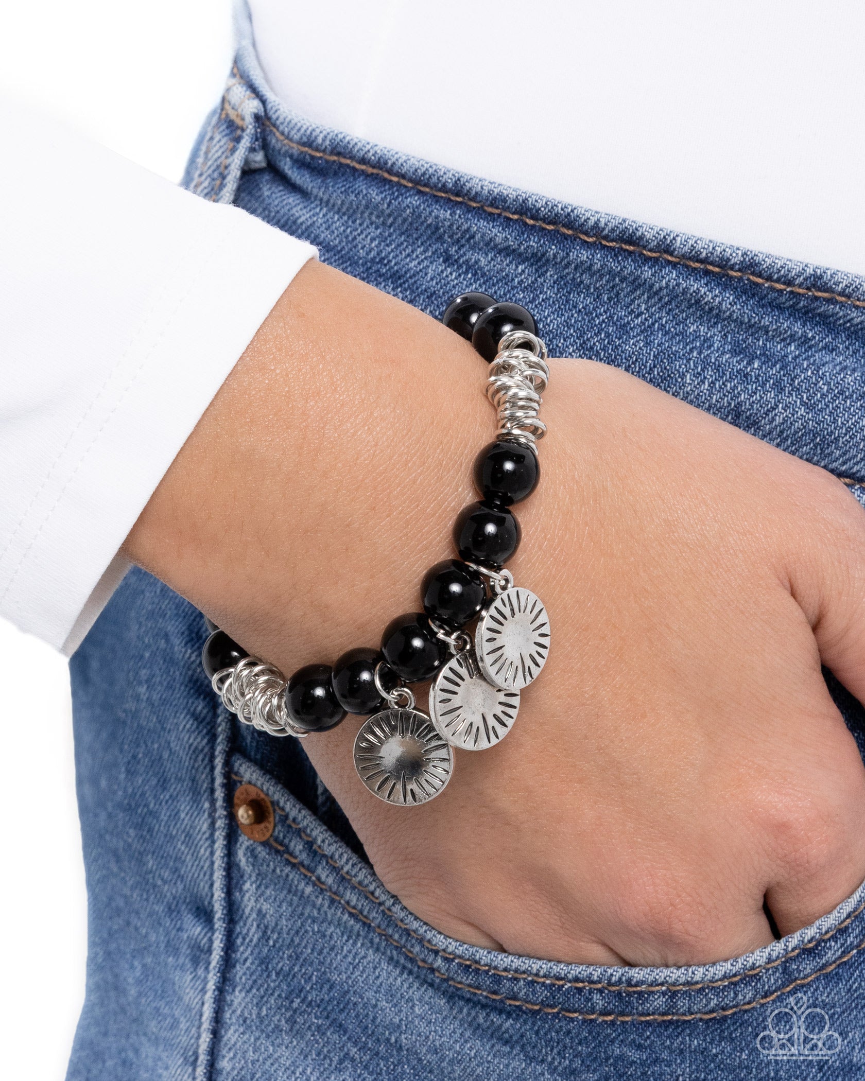 Daring Discs - Black - Paparazzi Bracelet Image