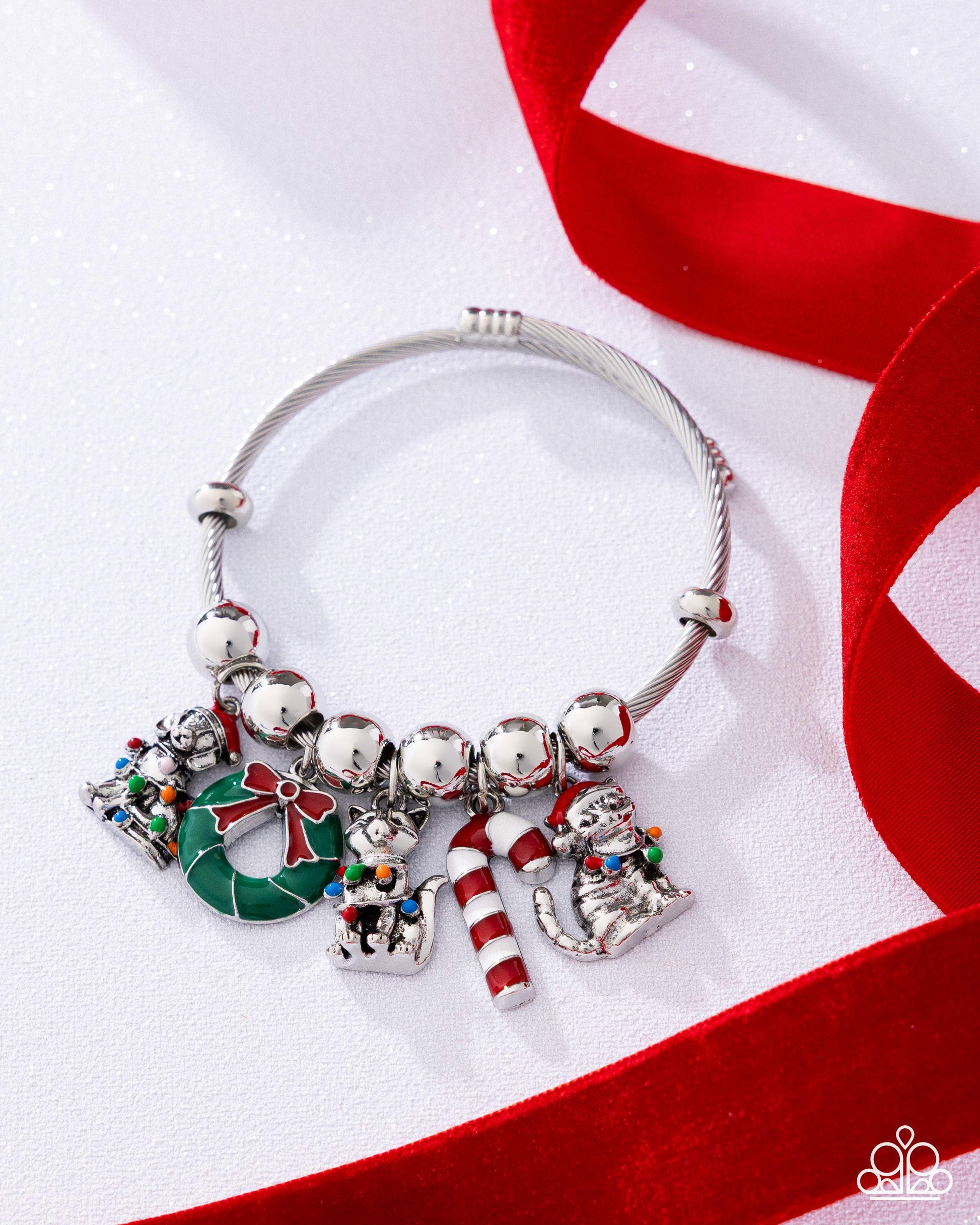 Christmas Creatures - Paparazzi Bracelet Image