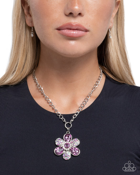 Vacation Flowers - Paparazzi Necklace Image