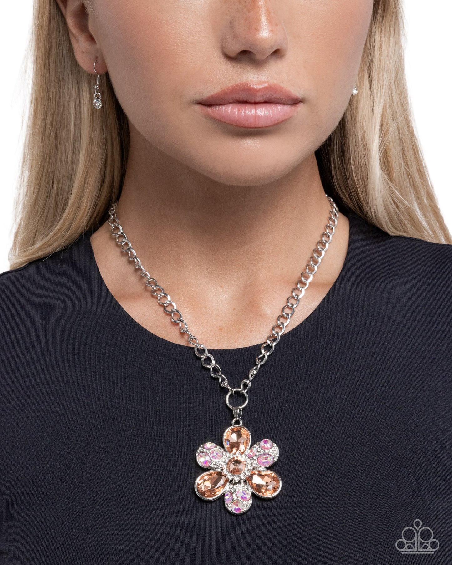 Vacation Flowers - Paparazzi Necklace Image