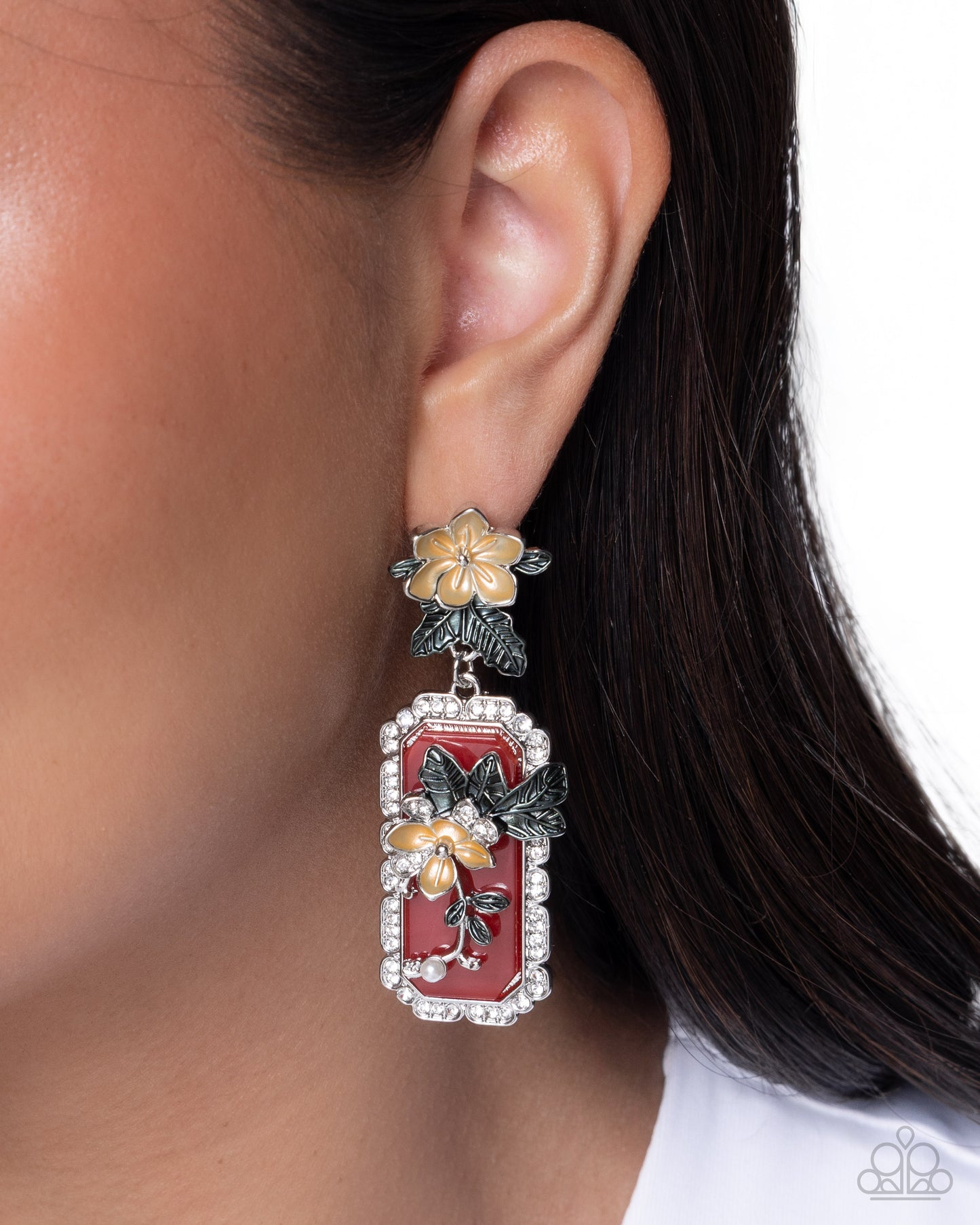 Pristine Portrait - Paparazzi Earring Image