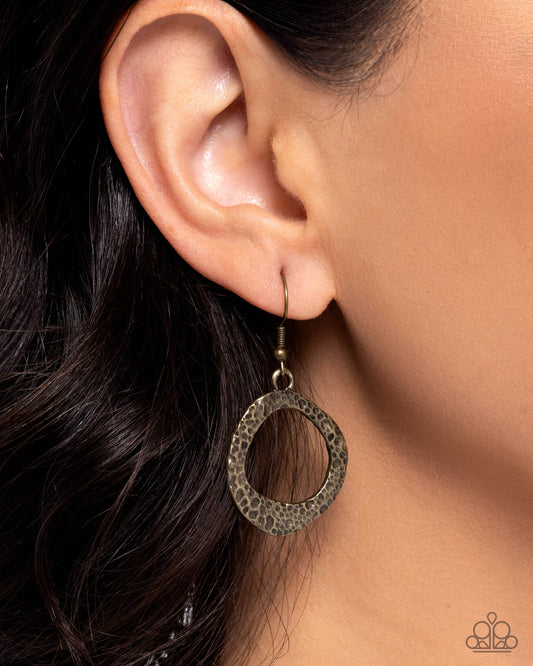 Mismatched Metro - Brass - Paparazzi Necklace Image