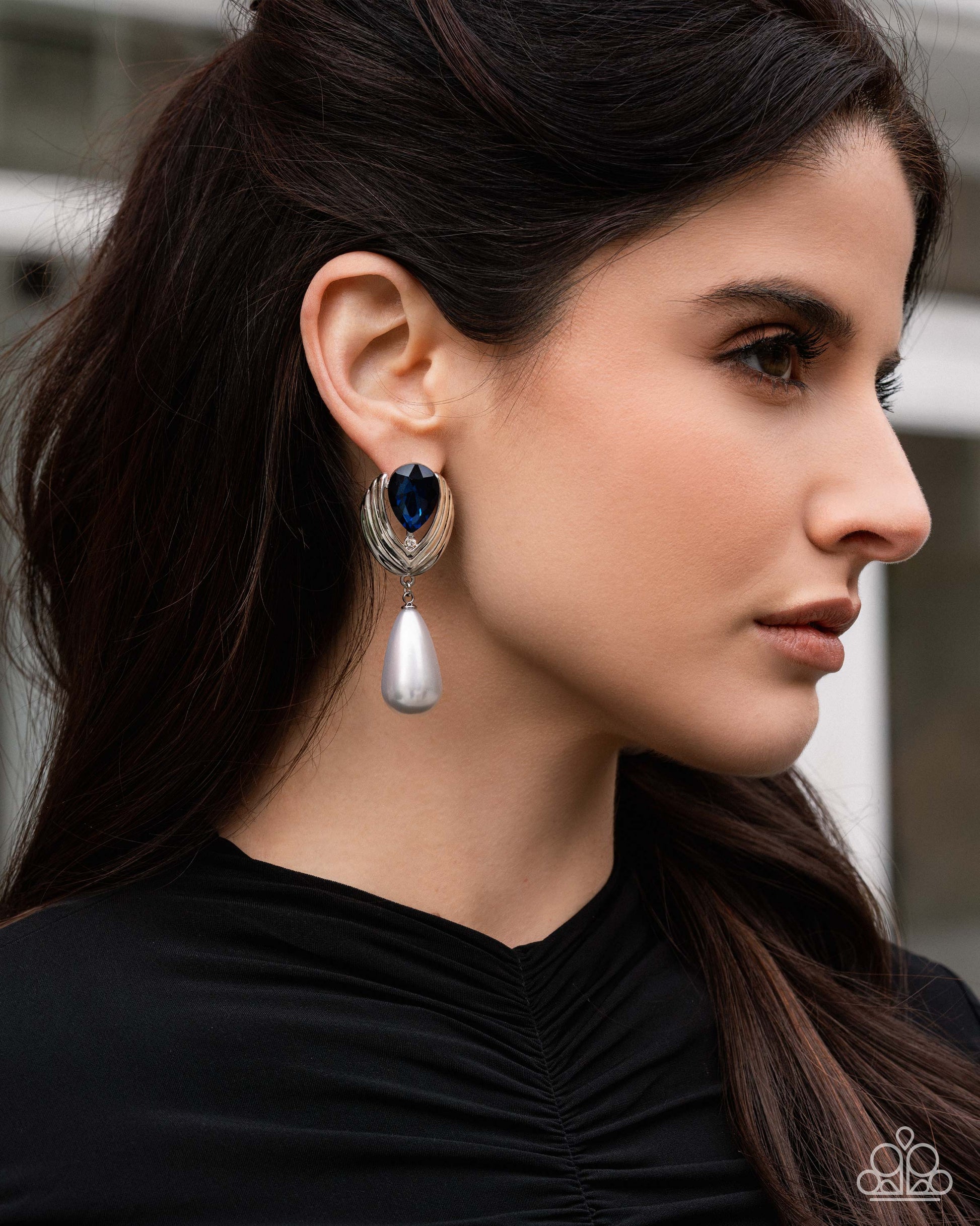 Elegantly Enraptured - Paparazzi Earring Image