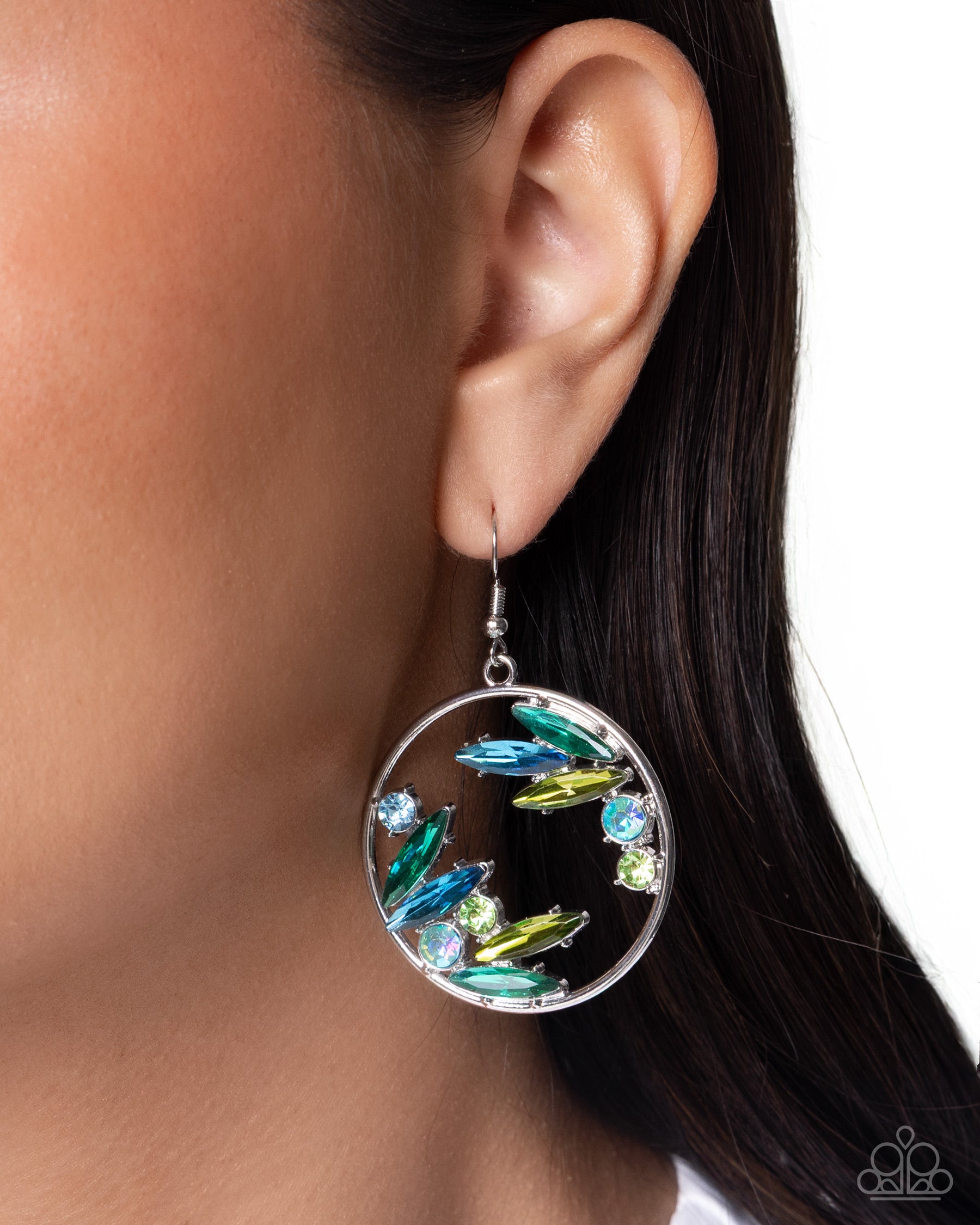 Blingy Boundary - Paparazzi Earring Image