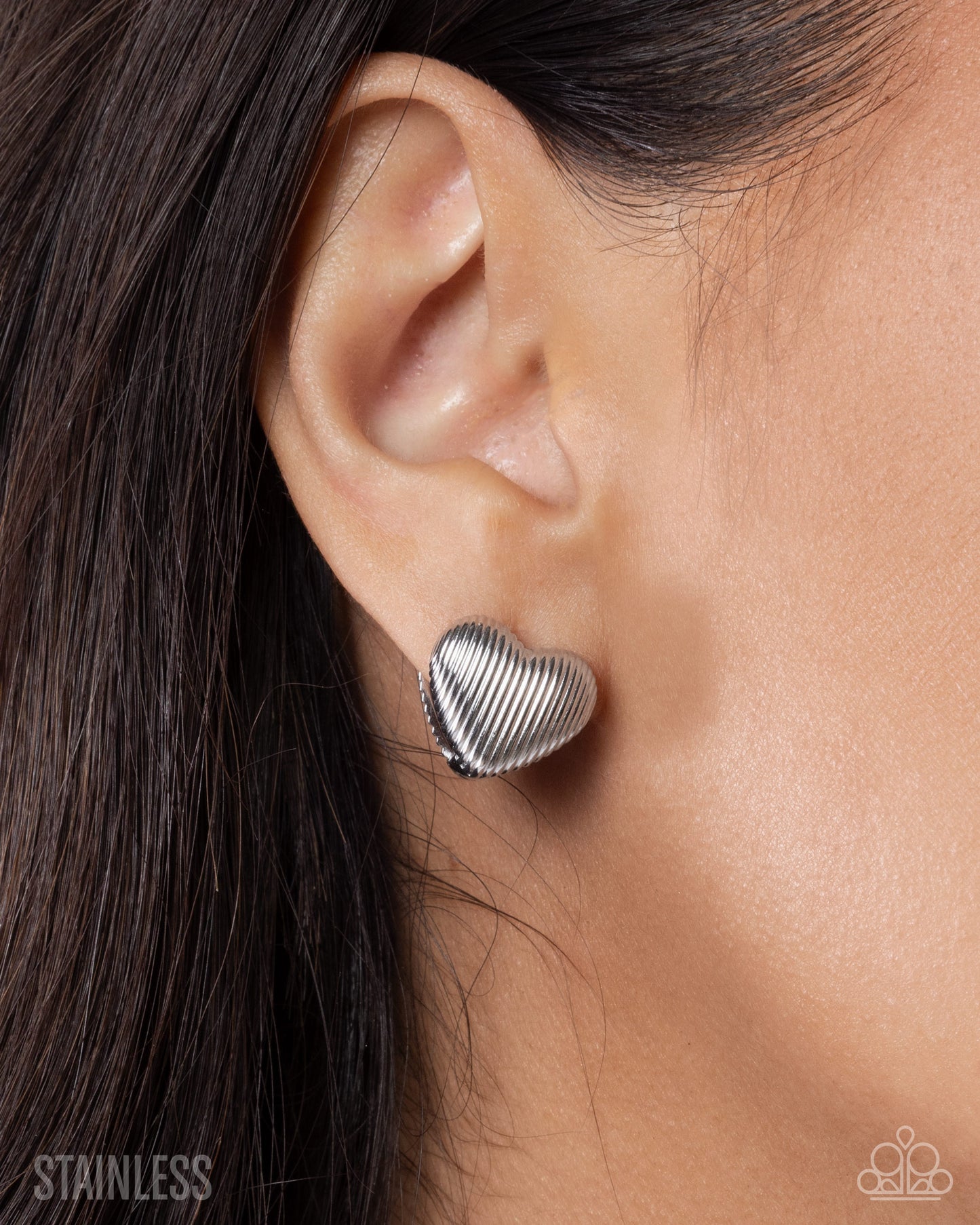 Affectionate Avenue - Paparazzi Earring Image