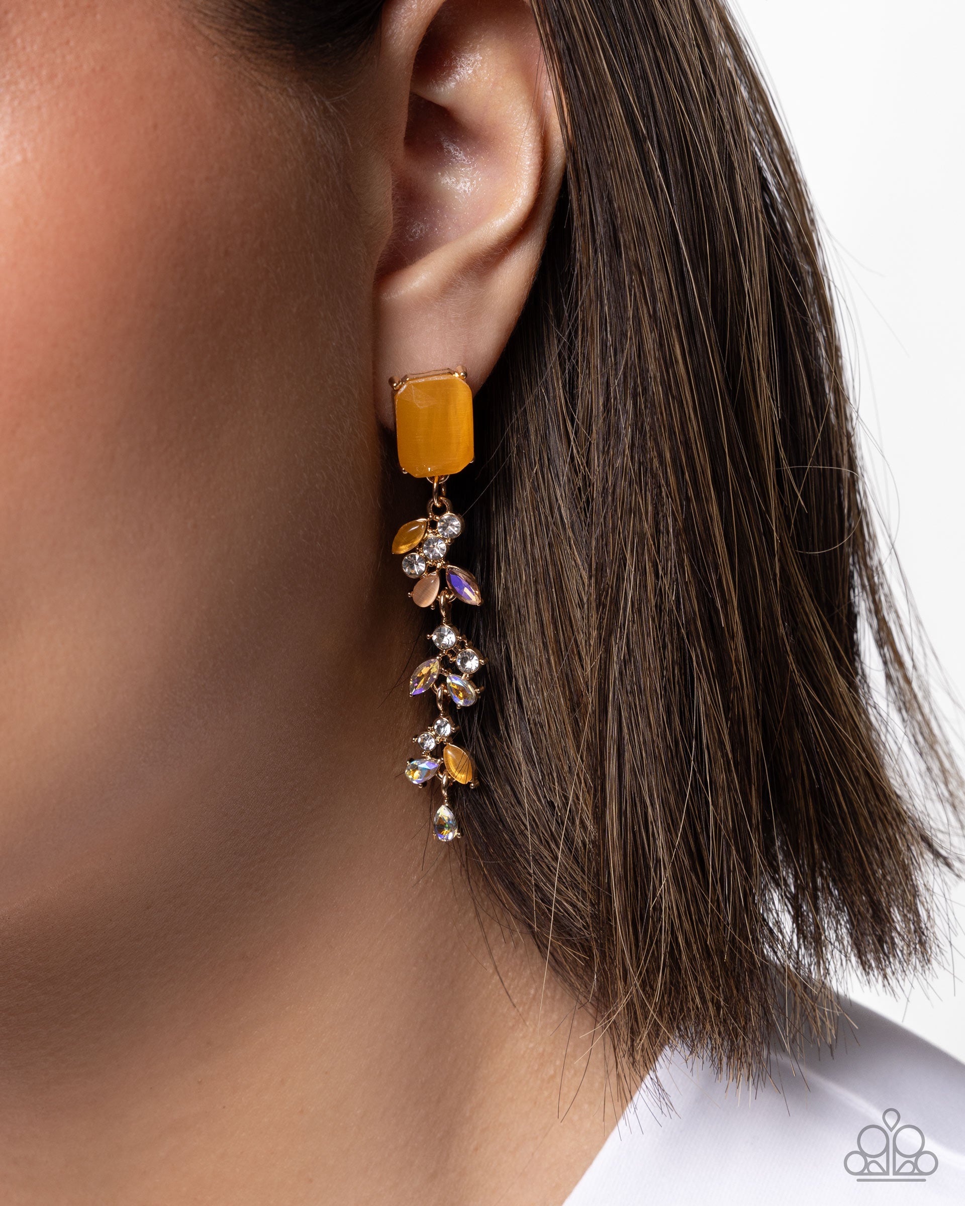 Malibu MVP - Paparazzi Earring Image