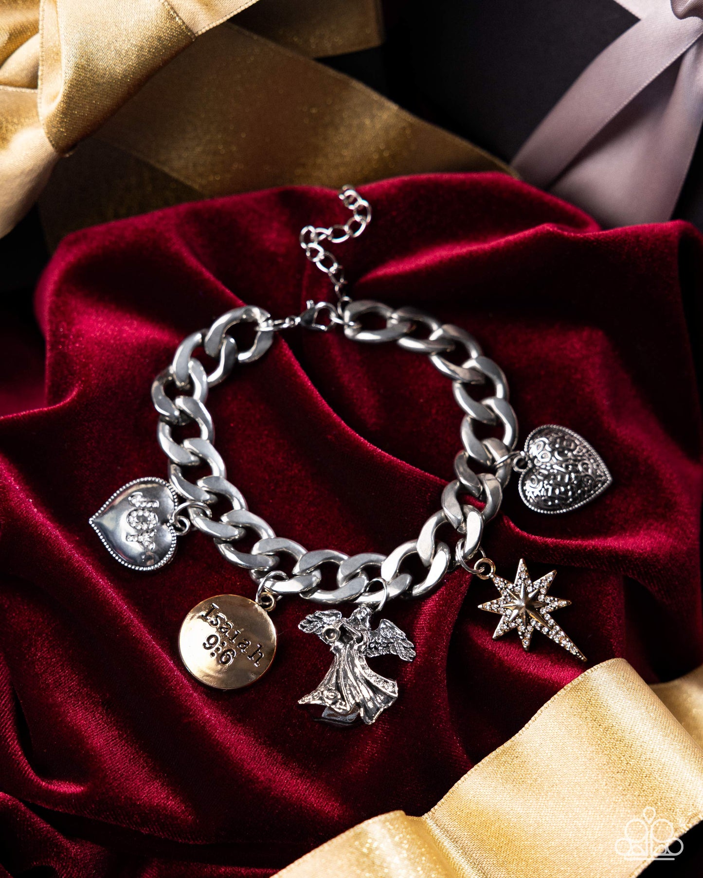 Savior is Born - Paparazzi Bracelet Image