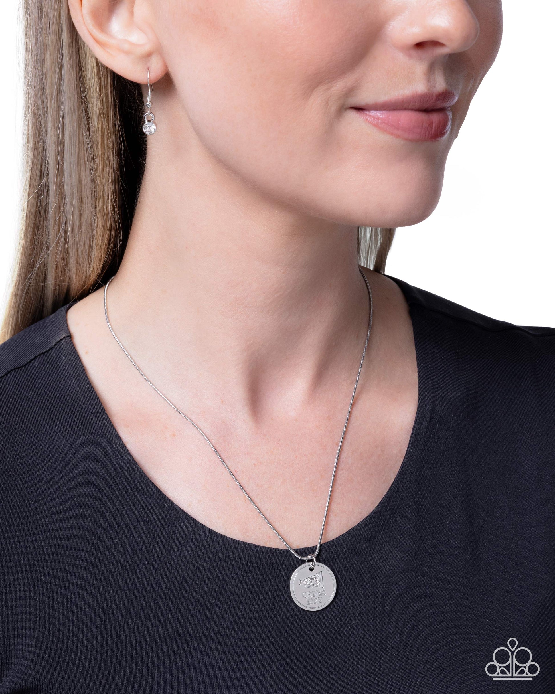 Give Me The Bling! - Paparazzi Necklace Image