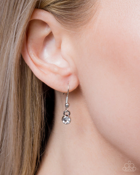 Feathered Fantasy - Paparazzi Necklace Image