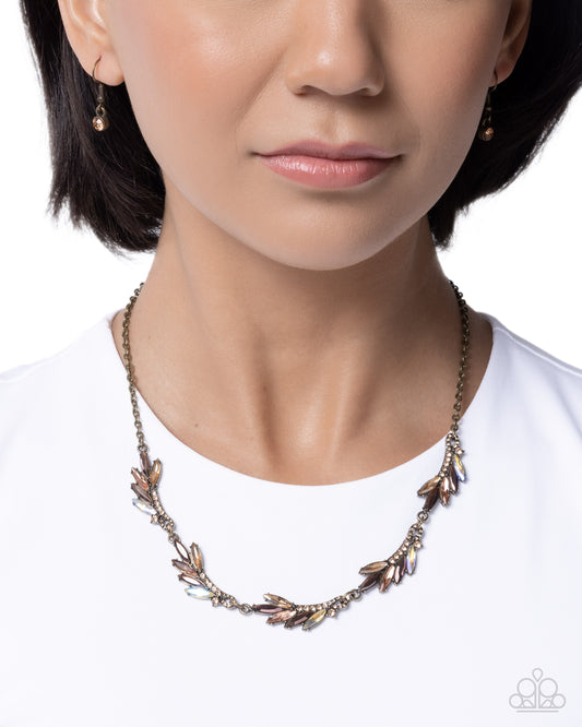 Feathered Fantasy - Paparazzi Necklace Image