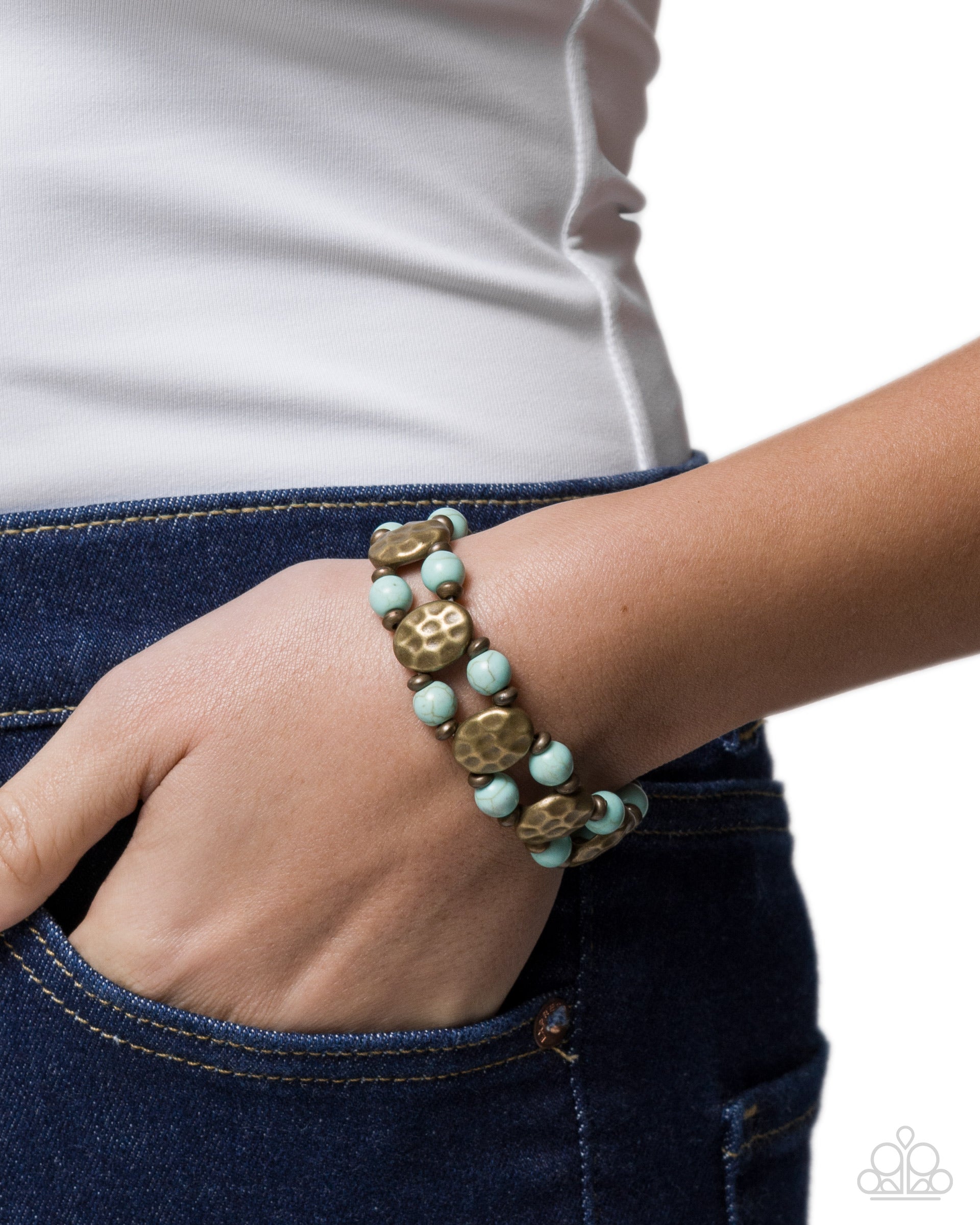 Santa Fe Scope - Brass - Paparazzi Bracelet Image