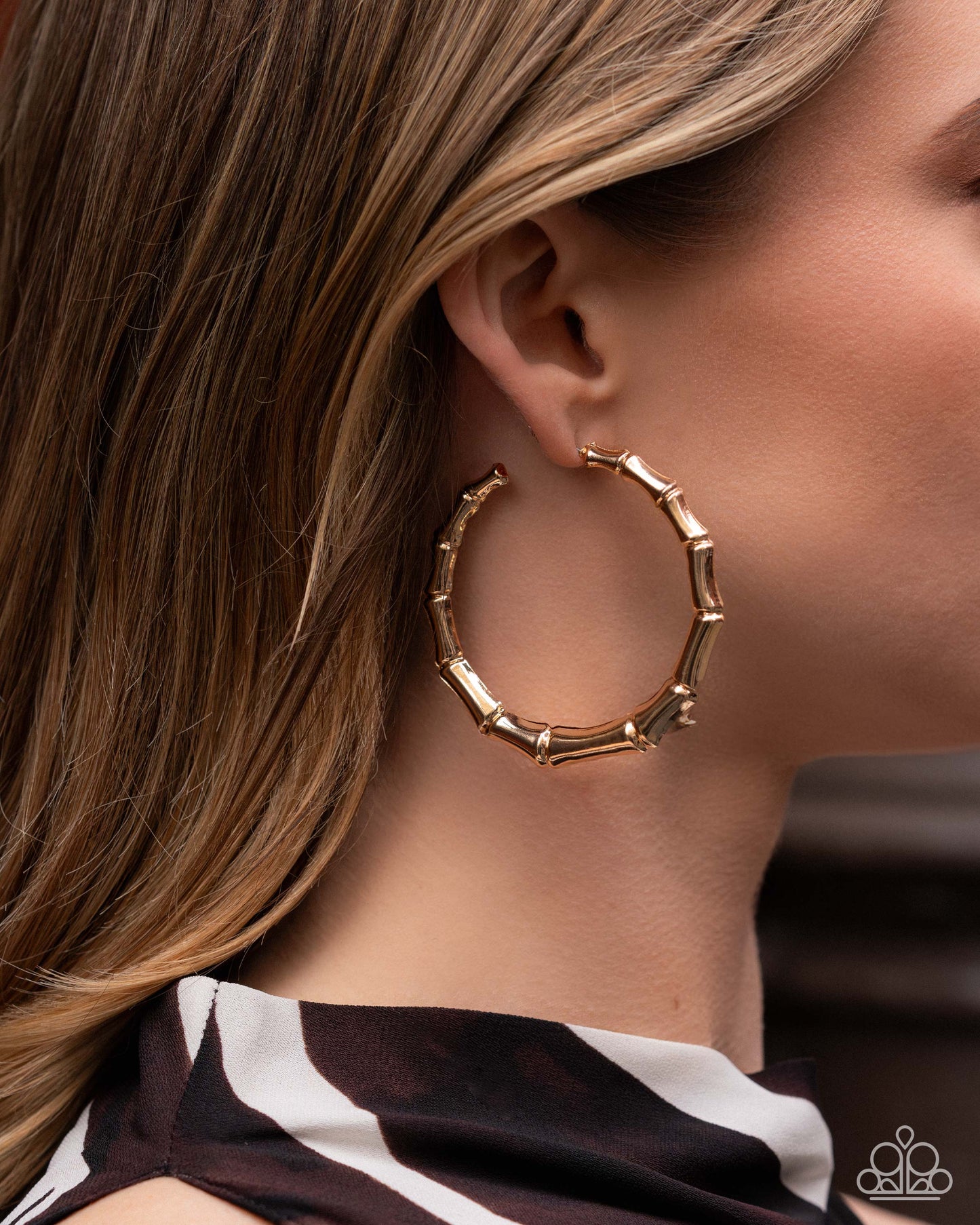 Tailored Tribute - Paparazzi Earring Image