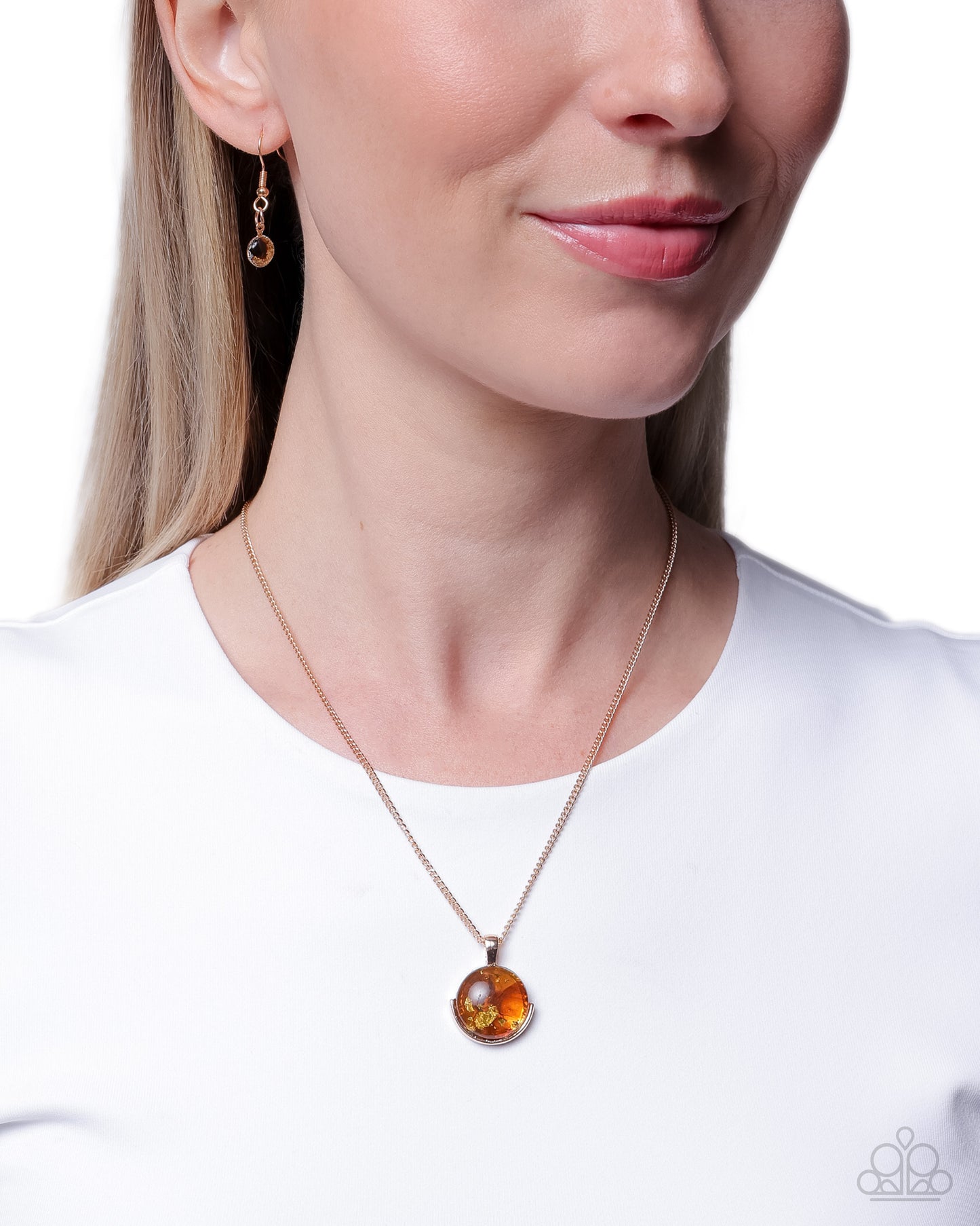 Cosmopolitan Comfort - Paparazzi Necklace Image