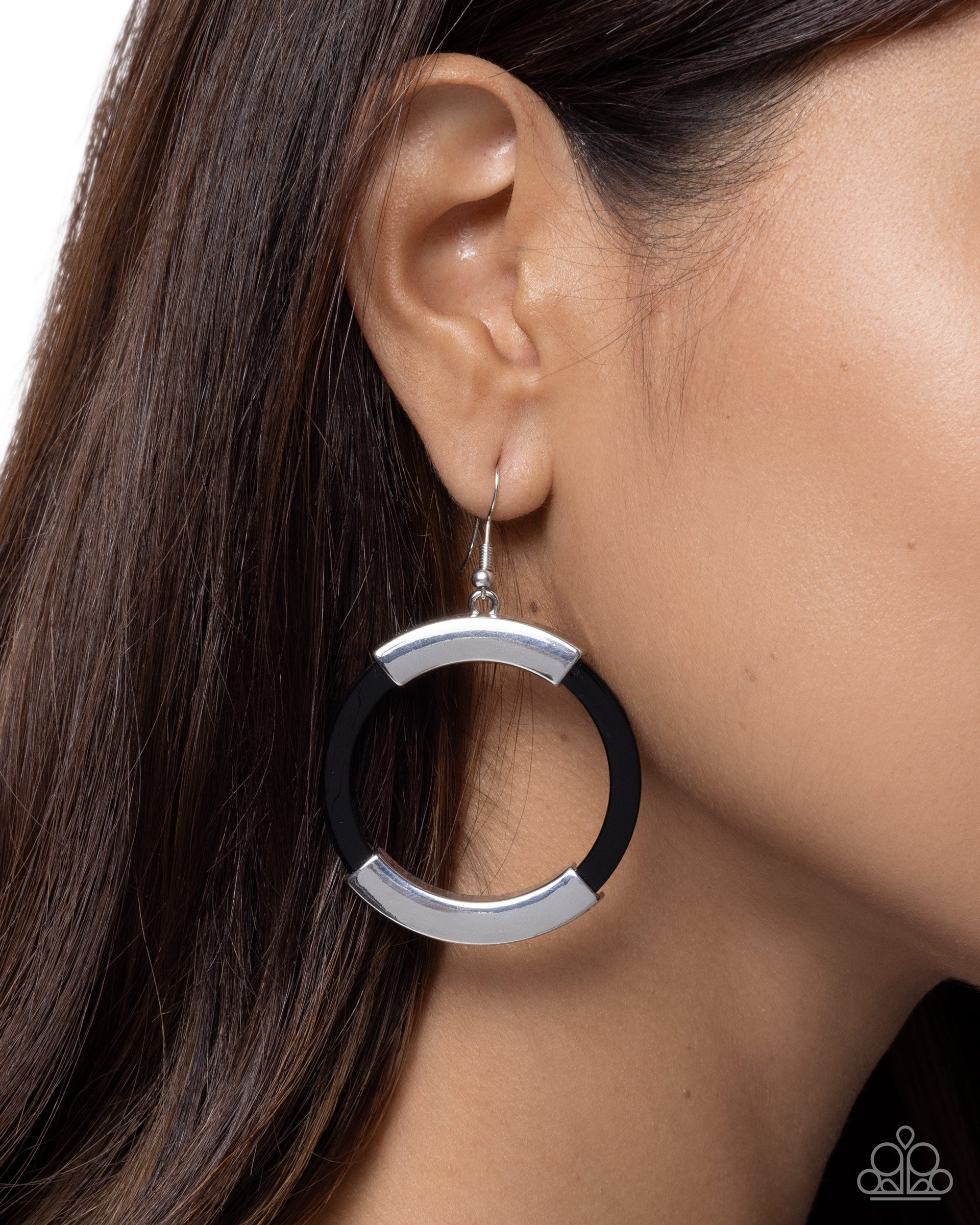 Socialite Sway - Paparazzi Earring Image