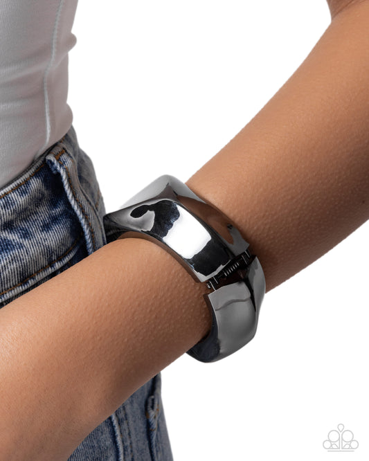 Robust Reveal - Paparazzi Bracelet Image