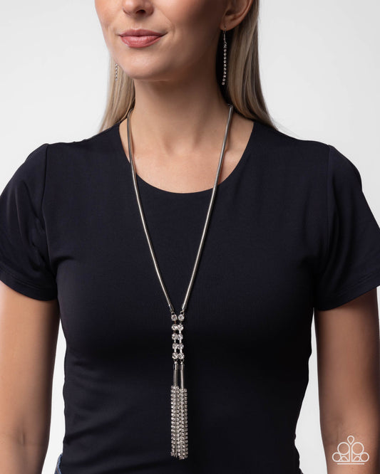 Classical Movement - Paparazzi Necklace Image