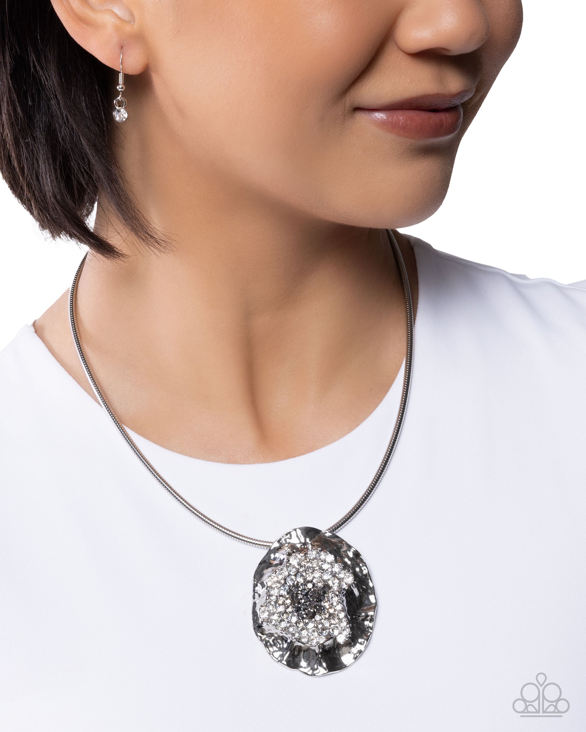 Coil Command - Paparazzi Necklace Image