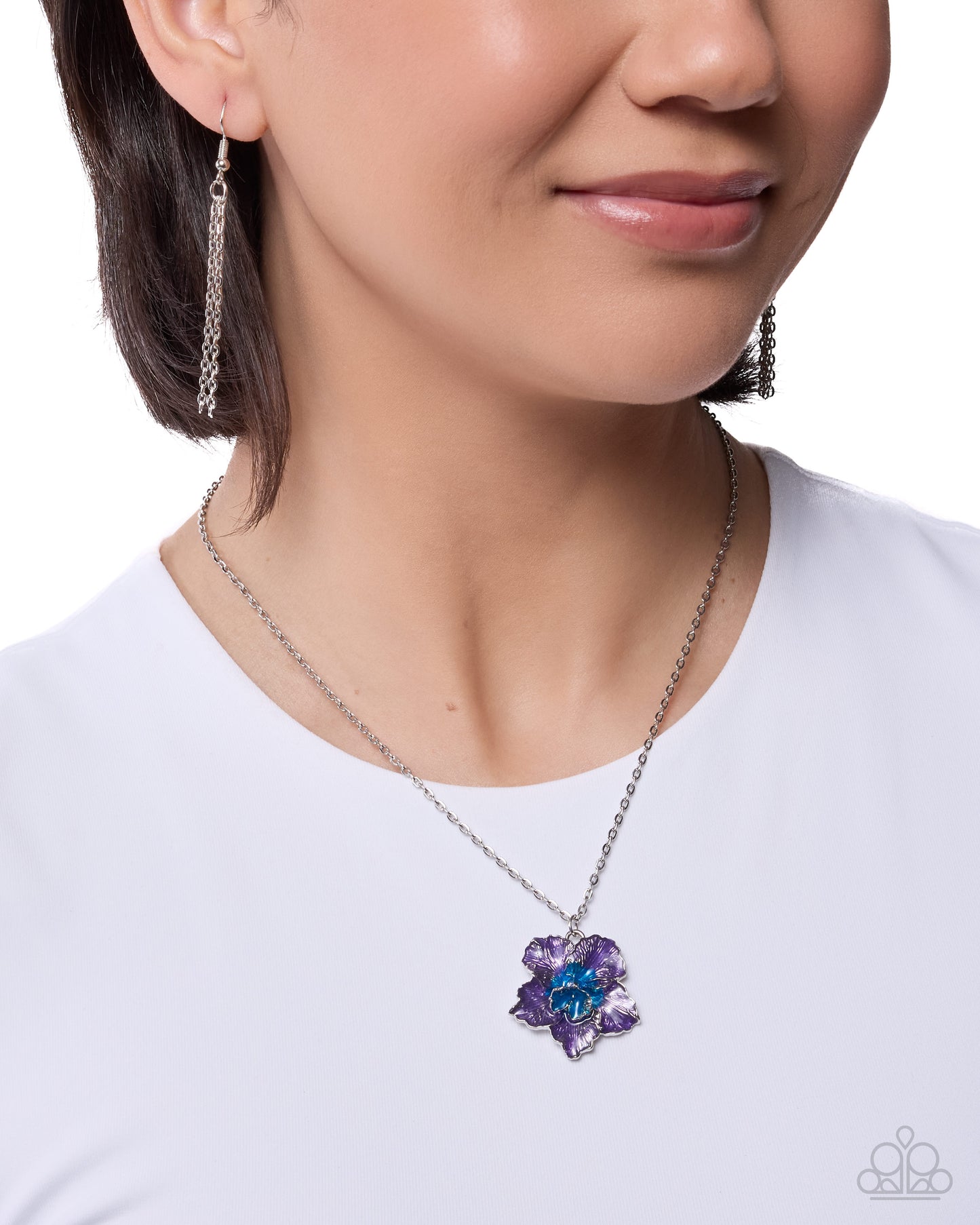 Petaled Pact - Paparazzi Necklace Image