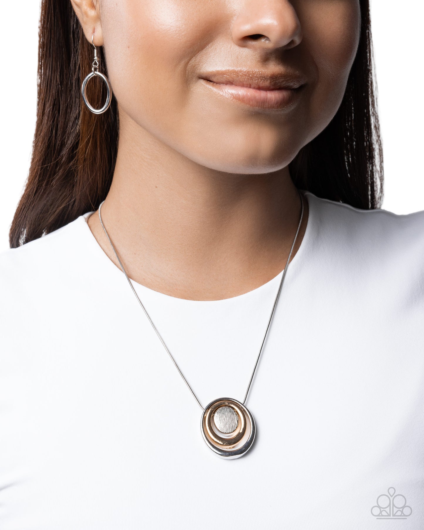 Concentric Candidate - Silver - Paparazzi Necklace Image