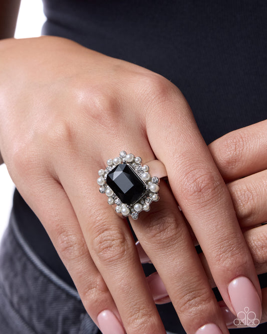 Effervescent Emerald - Paparazzi Ring Image