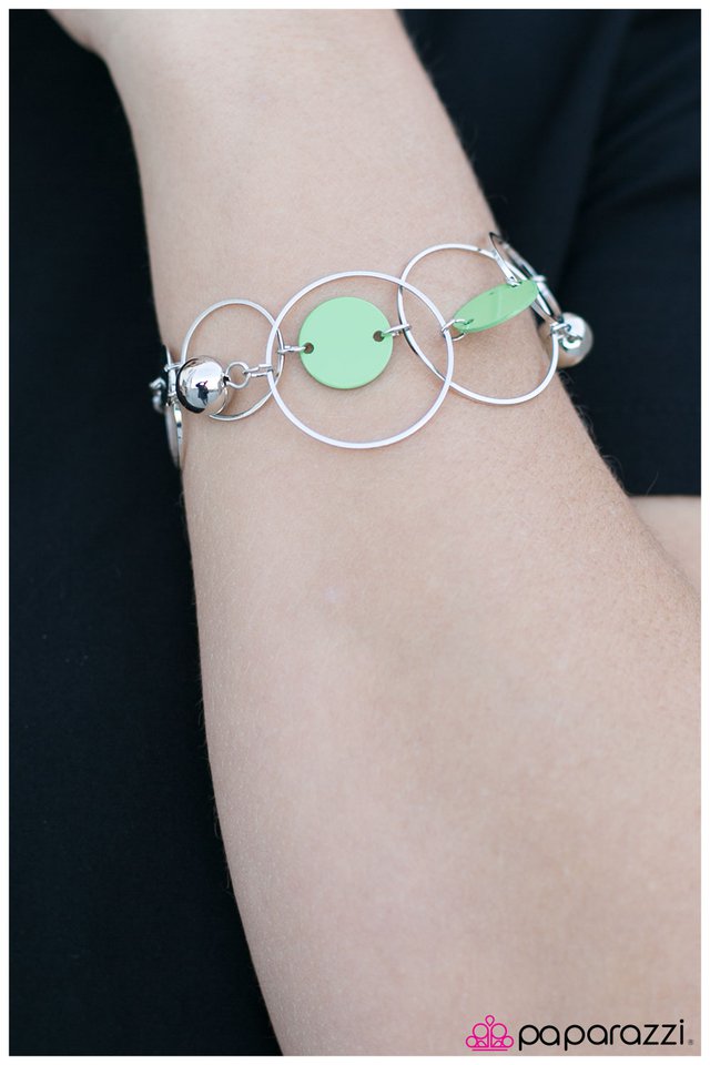 Pulsera Paparazzi ~ Run The World - Verde