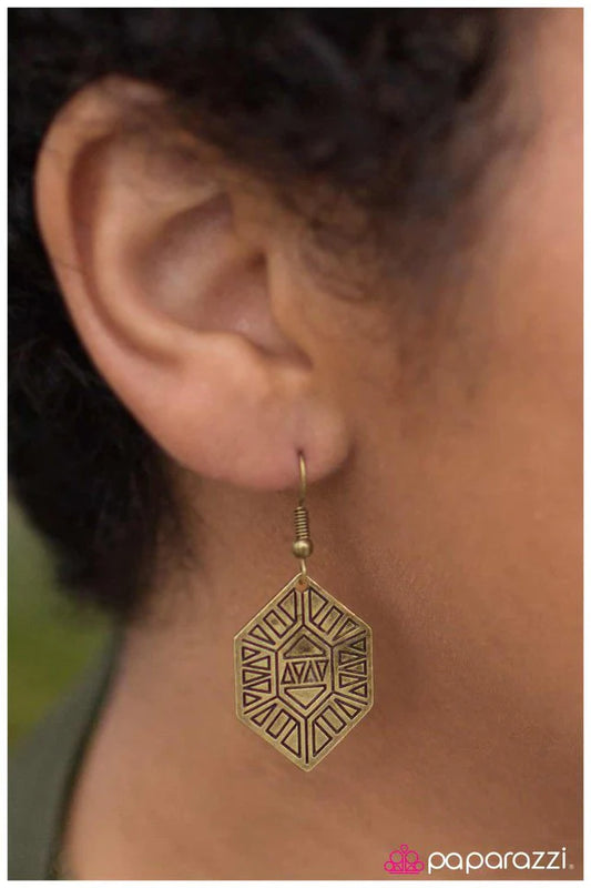 Paparazzi Earring ~ The Lions Den - Brass