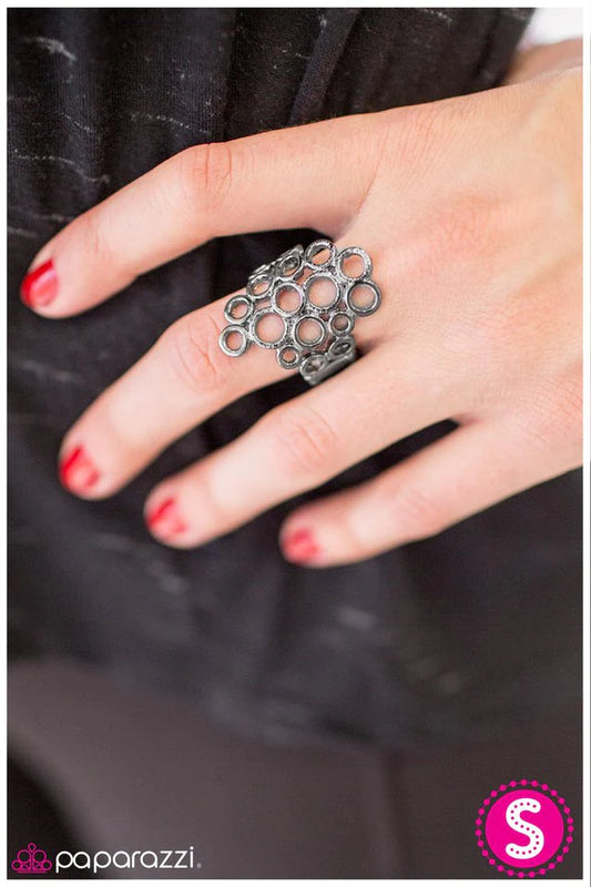 Paparazzi Ring ~ Forever Blowing Bubbles - Black