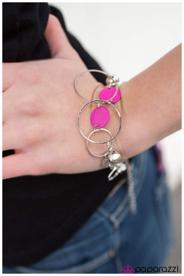 Paparazzi Bracelet ~ Run The World - Pink