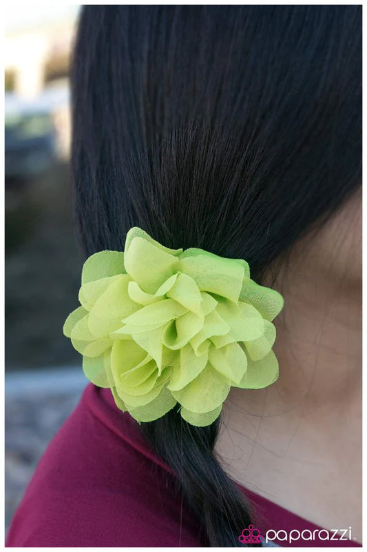 Accesorios para el cabello de Paparazzi ~ Escapada hawaiana - Verde