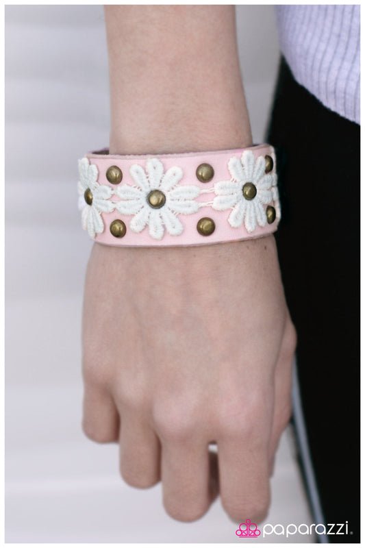 Paparazzi Bracelet ~ Wake Up and Smell The Daisies  - Pink