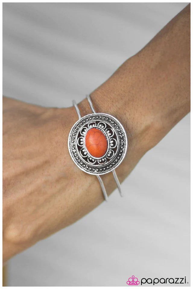 Pulsera Paparazzi ~ The Westerner - Naranja