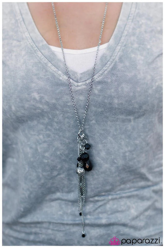 Paparazzi Necklace ~ Sky High - Black