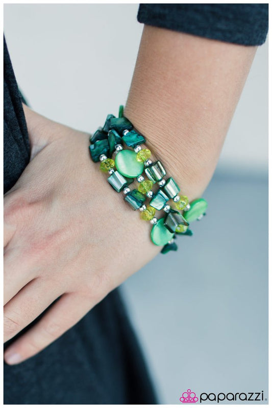 Pulsera Paparazzi ~ Pile It On - Verde